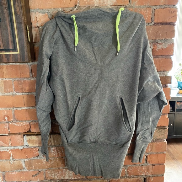 lululemon athletica Sweaters - Lulu lemon oversized hoodie sz 2